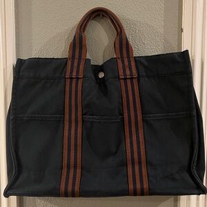 Hermès Fourre Tout MM Canvas Tote Bag - major callout